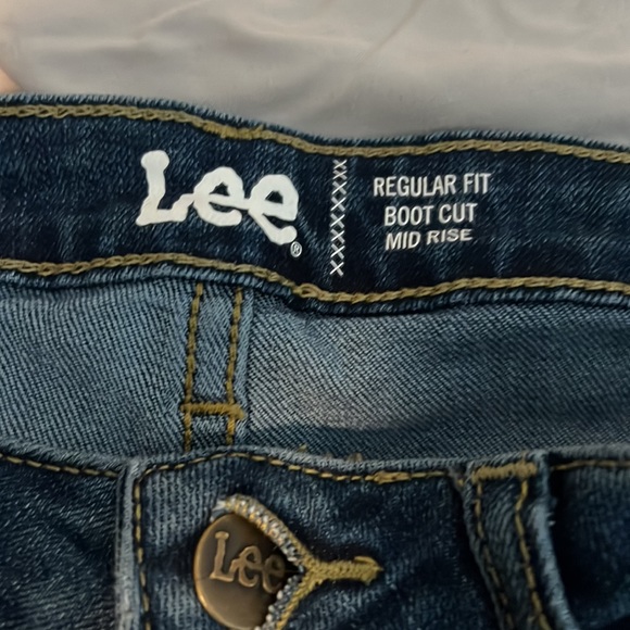 Lee Size 8 Mid Rise, Boot Cut Jeans - Picture 3 of 4